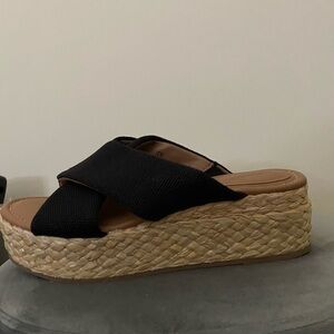 Comfortable platform sandals